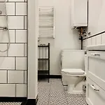 Cozy In The Heart Of Jewish District *