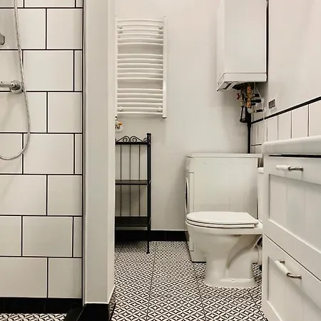 Cozy In The Heart Of Jewish District *