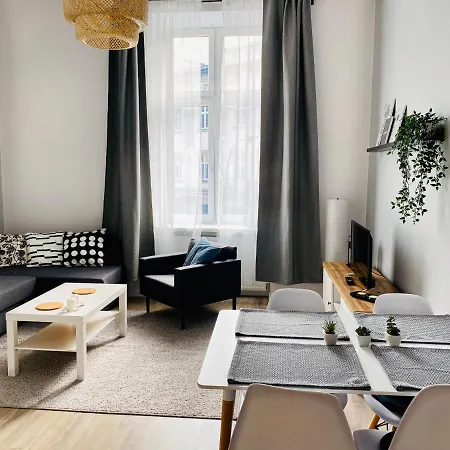 Апартаменты Cozy In The Heart Of Jewish District Краков