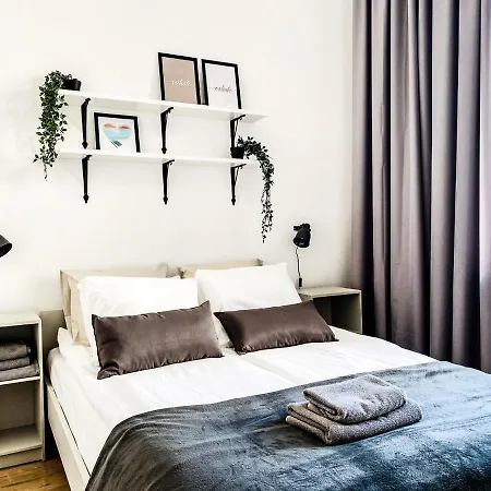 Cozy In The Heart Of Jewish District