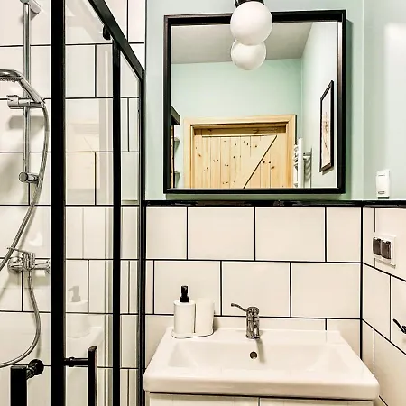 Апартаменты Cozy In The Heart Of Jewish District